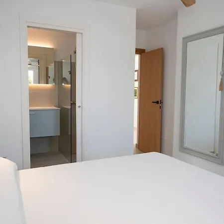 Villa Lighthouse Ii - New! Renovated With Sea Views And Free Wi-fi *