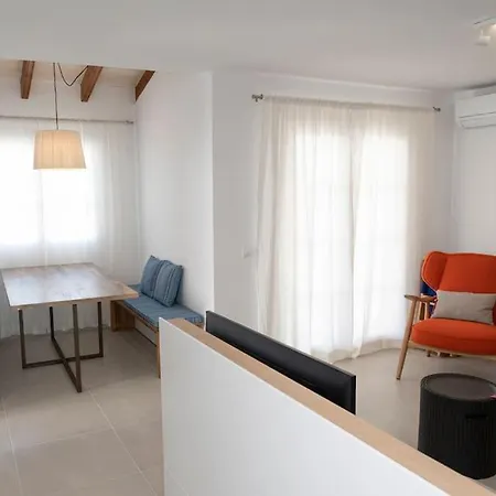 Lighthouse Ii - New! Renovated With Sea Views And Free Wi-fi