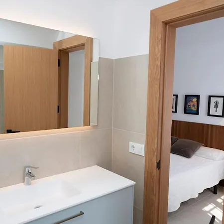 Lighthouse Ii - New! Renovated With Sea Views And Free Wi-fi