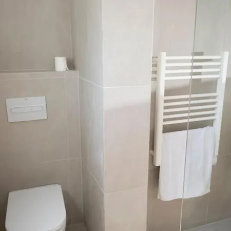 Lighthouse Ii - New! Renovated With Sea Views And Free Wi-fi