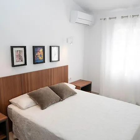 Lighthouse Ii - New! Renovated With Sea Views And Free Wi-fi